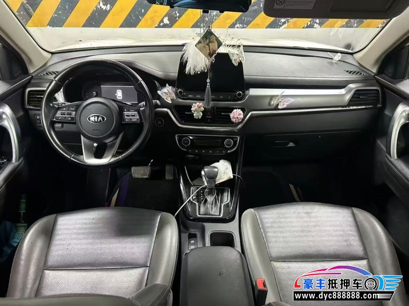 21年起亚智跑轿车抵押车出售