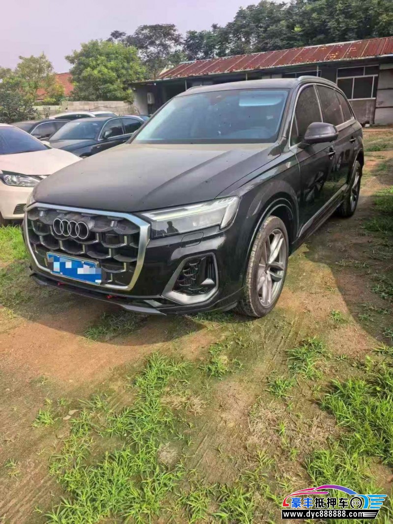 25年奥迪Q7轿车抵押车出售
