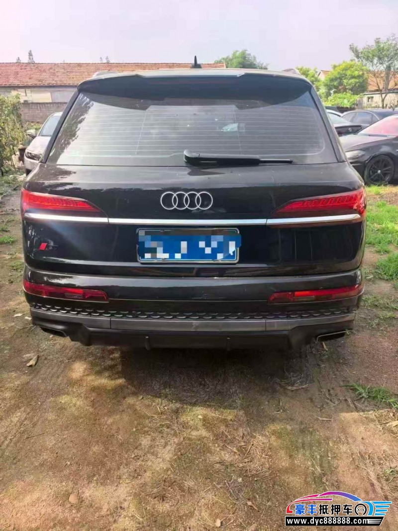 25年奥迪Q7轿车抵押车出售
