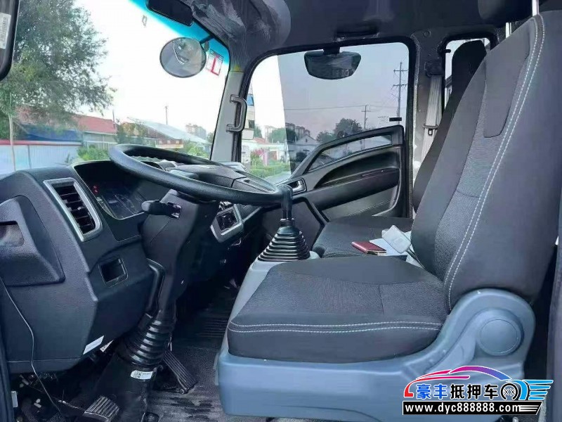 26年重汽豪沃轿车抵押车出售