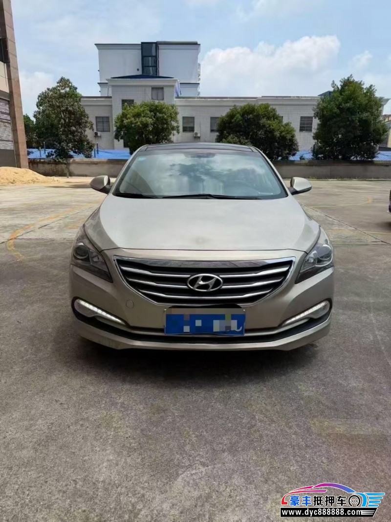 抵押车出售15年现代名图轿车
