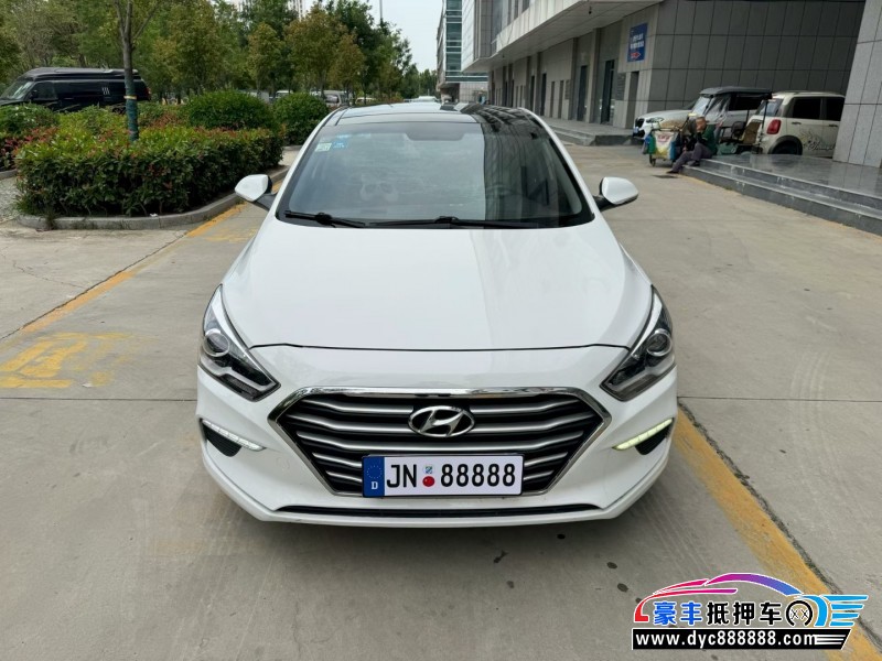 抵押车出售17年现代名图轿车