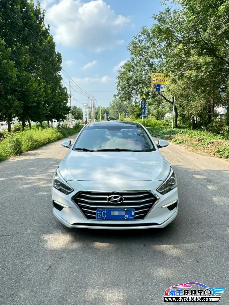 抵押车出售18年现代名图轿车