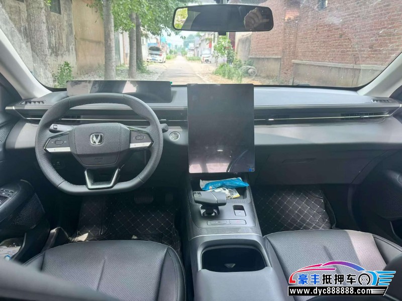 26年长安逸动轿车抵押车出售