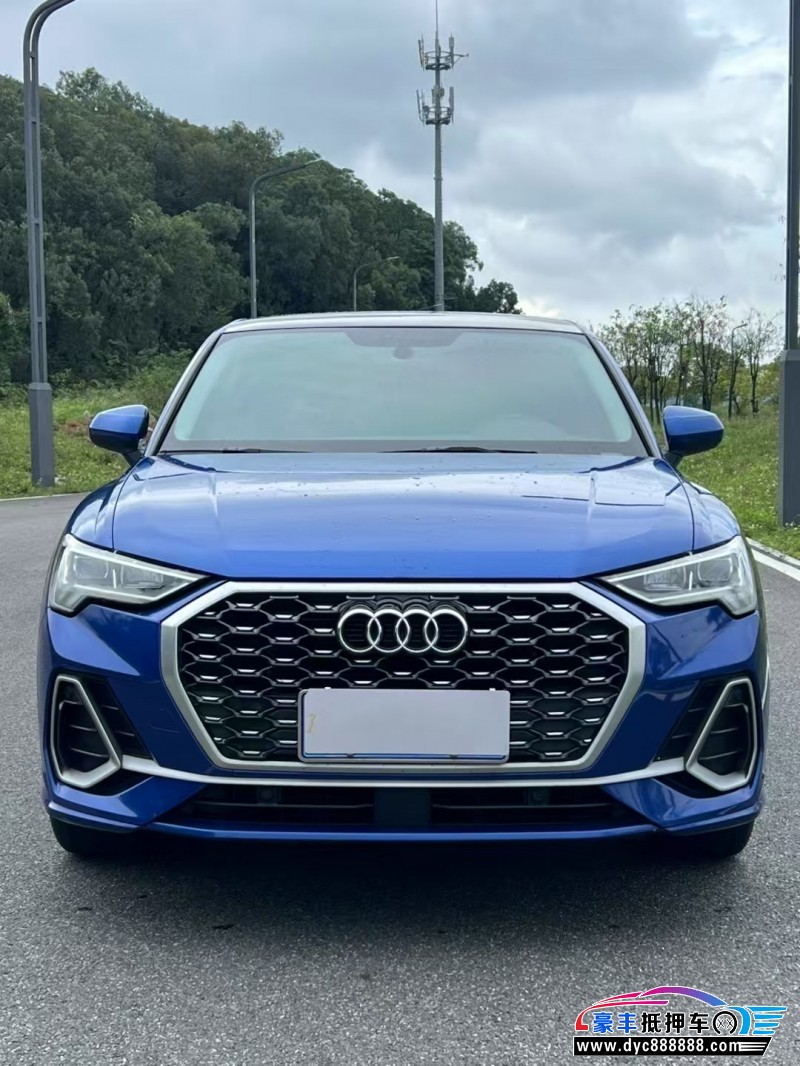 抵押车出售21年奥迪Q3轿车