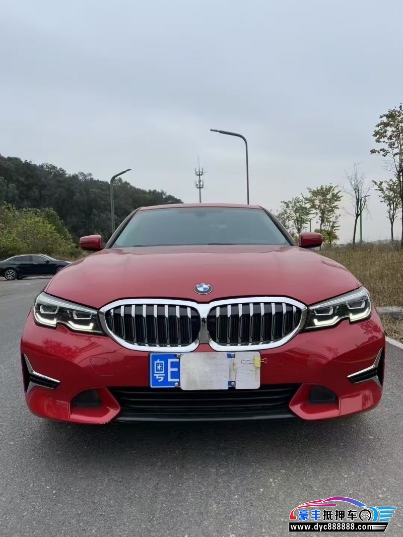 抵押车出售19年宝马3系轿车