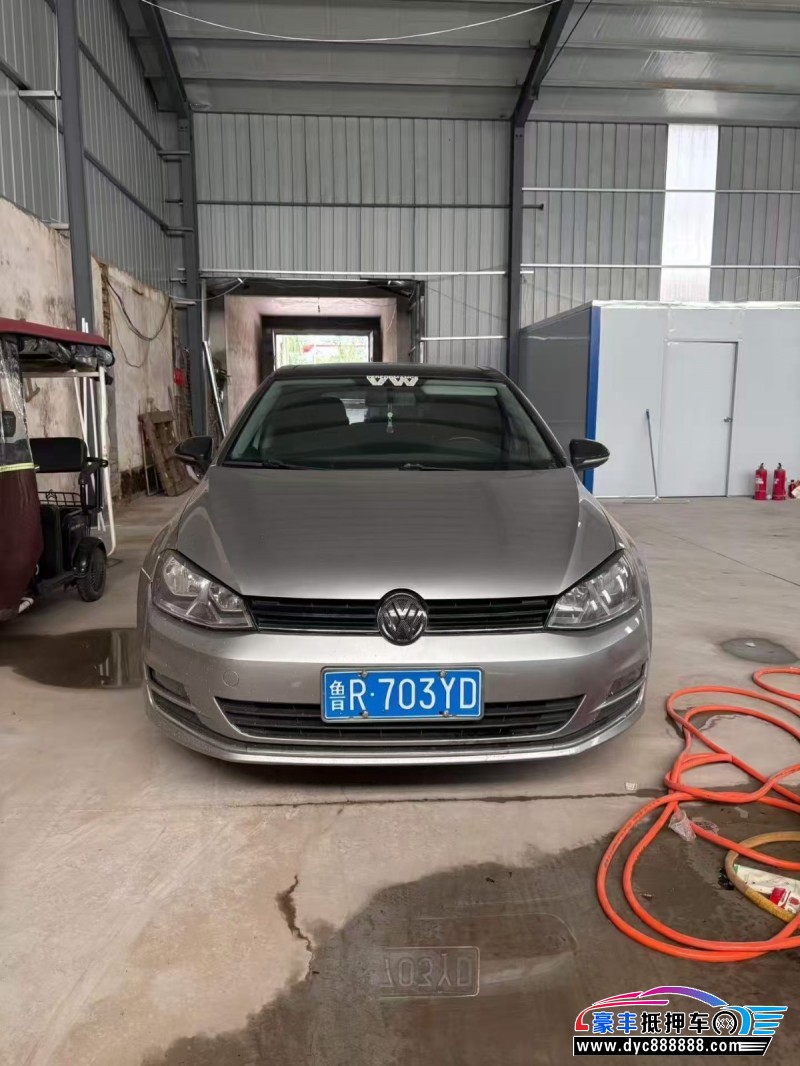 抵押车出售16年大众高尔夫轿车