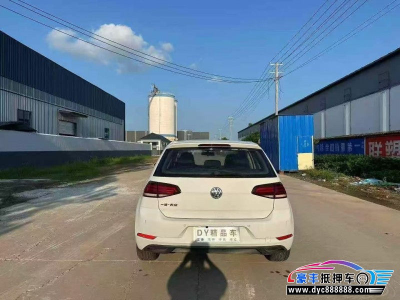18年大众高尔夫轿车抵押车出售