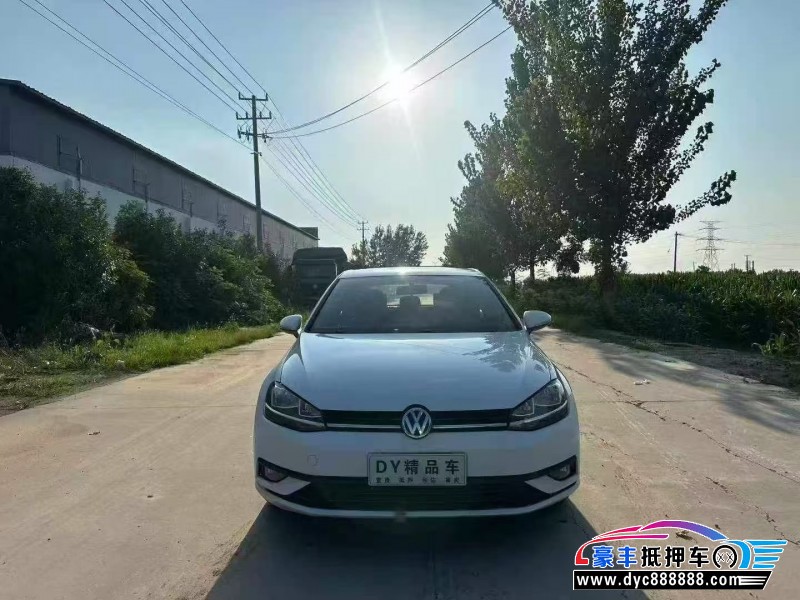 抵押车出售18年大众高尔夫轿车