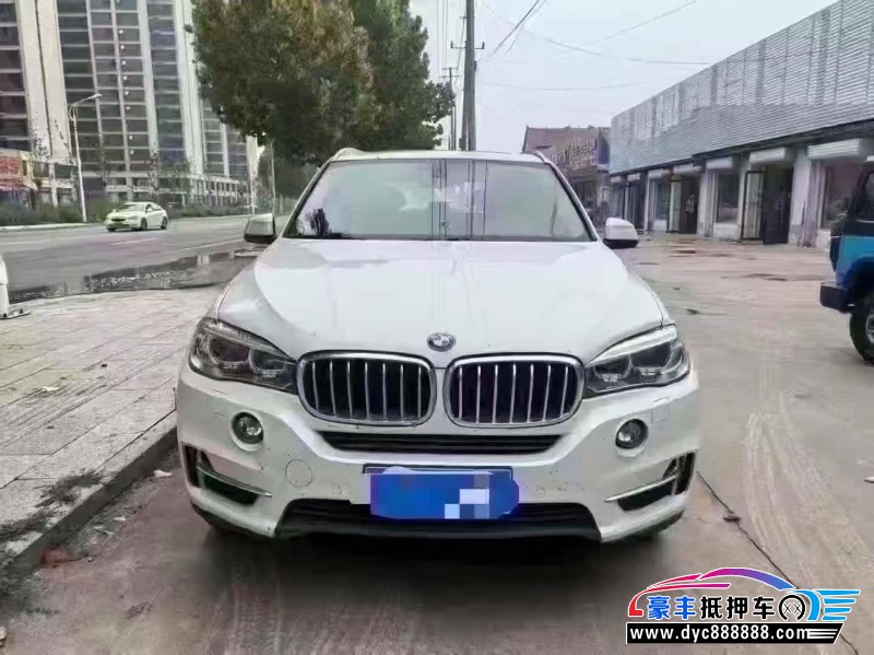 抵押车出售17年宝马X5轿车