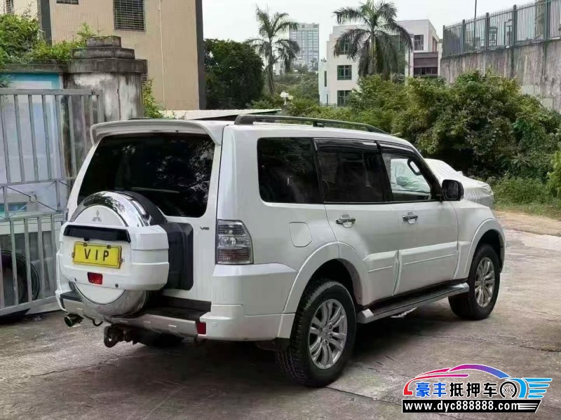20年三菱帕杰罗轿车抵押车出售