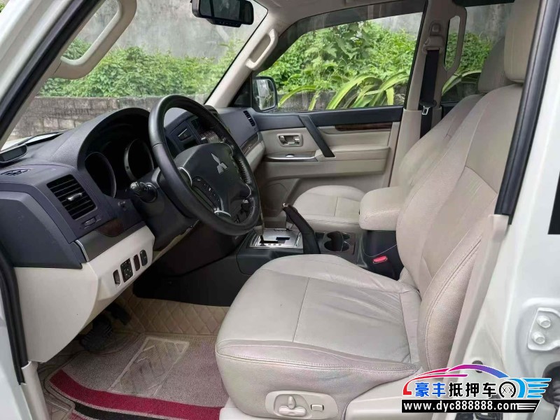 20年三菱帕杰罗轿车抵押车出售