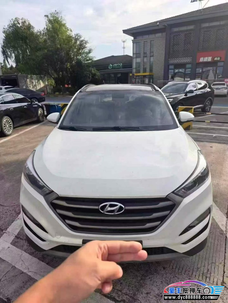 抵押车出售18年现代途胜轿车