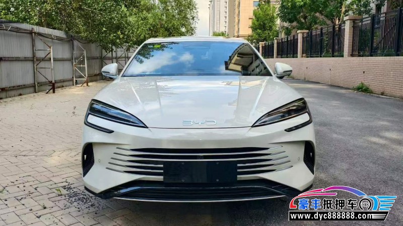 抵押车出售26年比亚迪海豹轿车