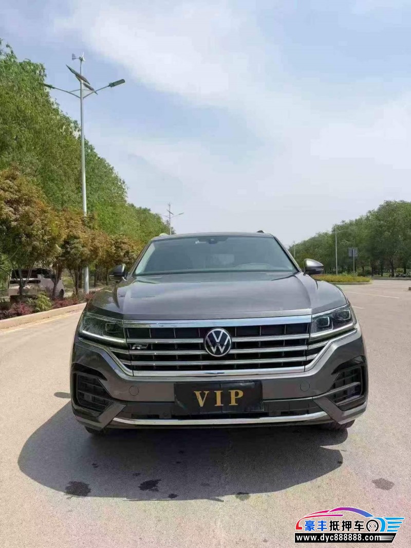 抵押车出售21年大众途锐轿车