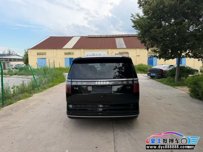 25年极氪009轿车抵押车出售