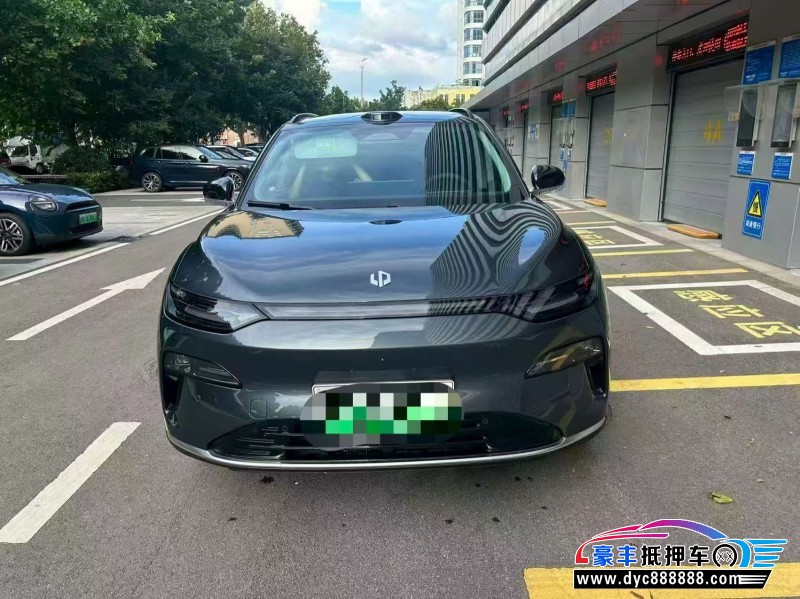 25年零跑C11轿车抵押车出售