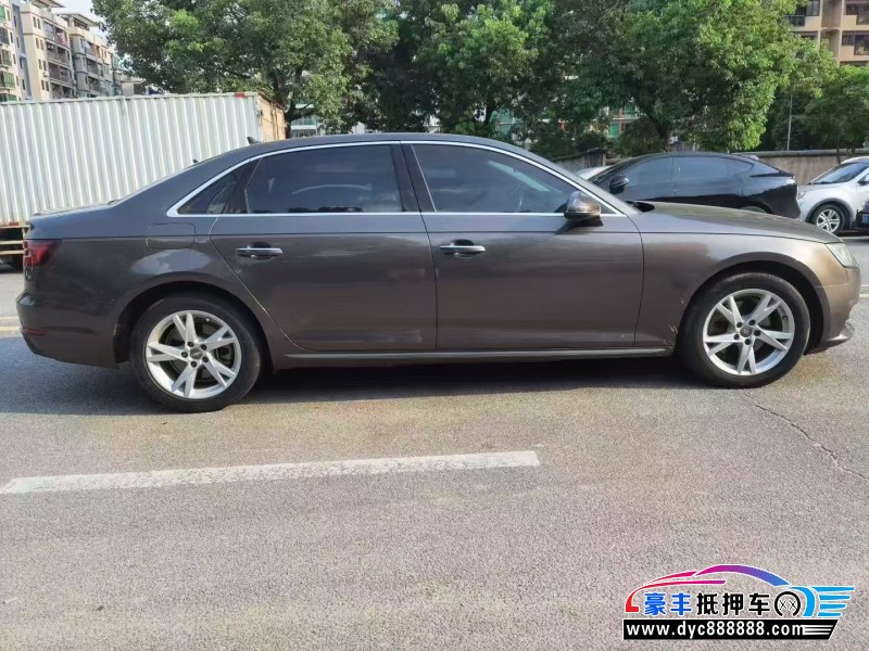 18年奥迪A4L轿车抵押车出售
