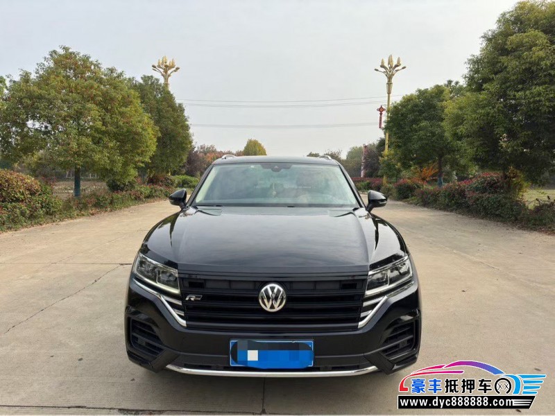 抵押车出售19年大众途锐轿车