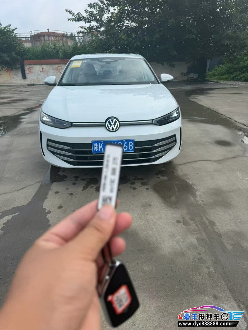 抵押车出售26年大众朗逸轿车