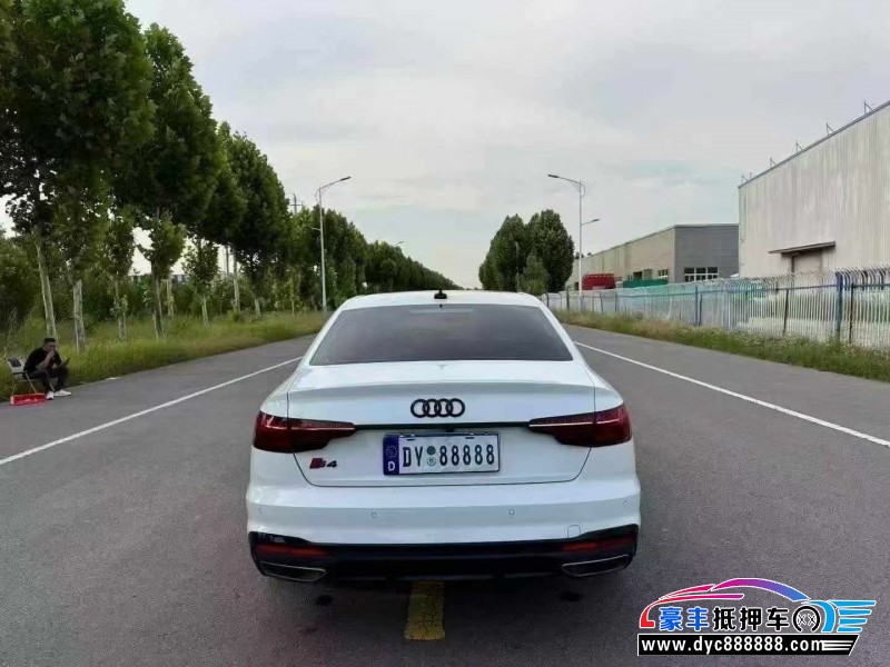 22年奥迪A4L轿车抵押车出售