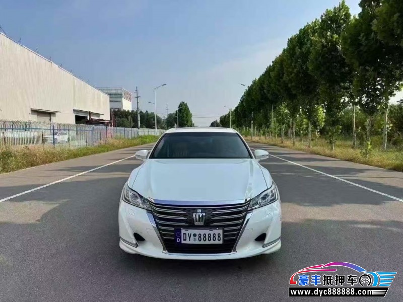 抵押车出售17年丰田皇冠轿车