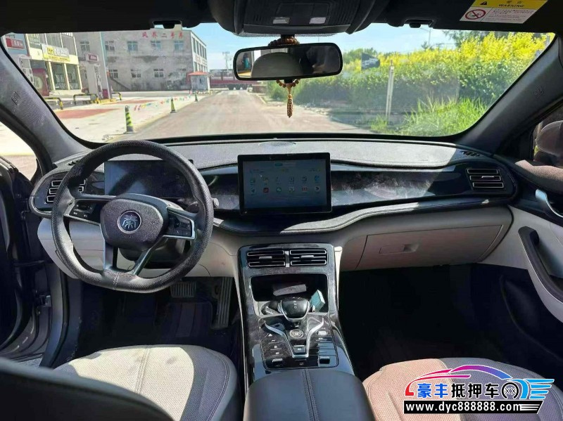 23年比亚迪秦轿车抵押车出售