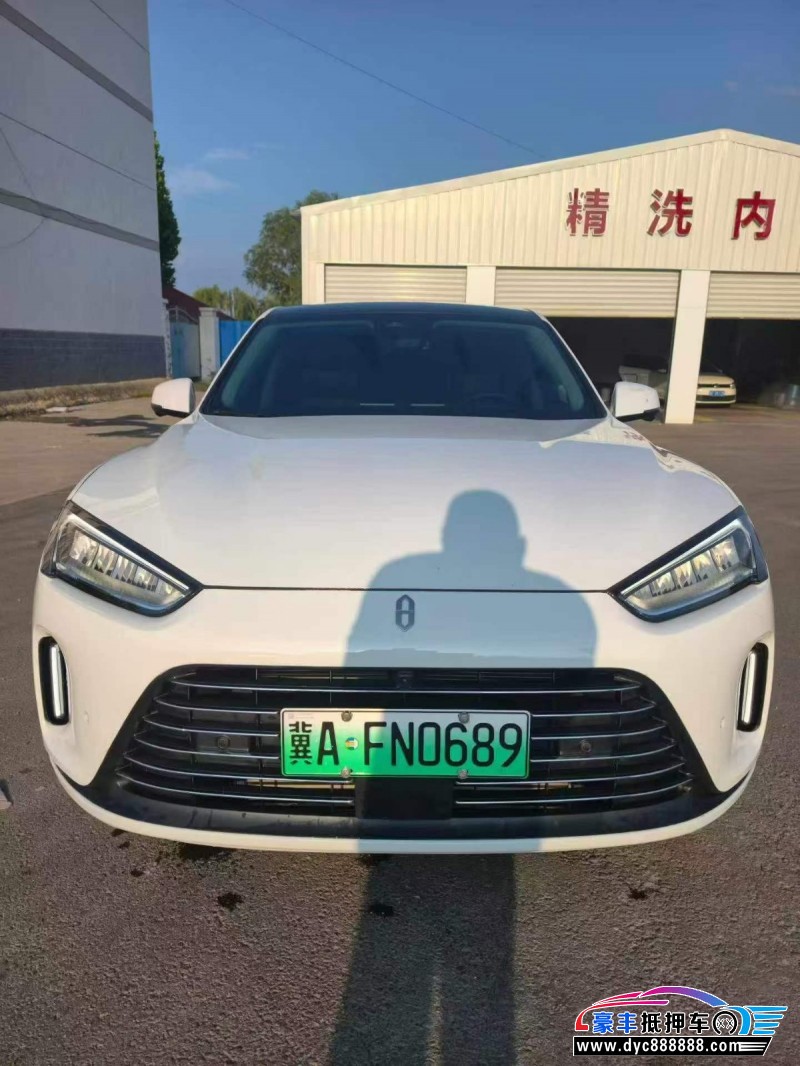 抵押车出售22年华为问界轿车