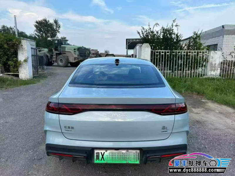 26年比亚迪秦轿车抵押车出售