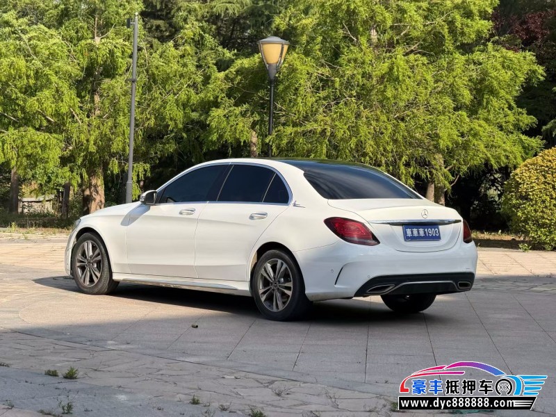 21年奔驰C轿车抵押车出售