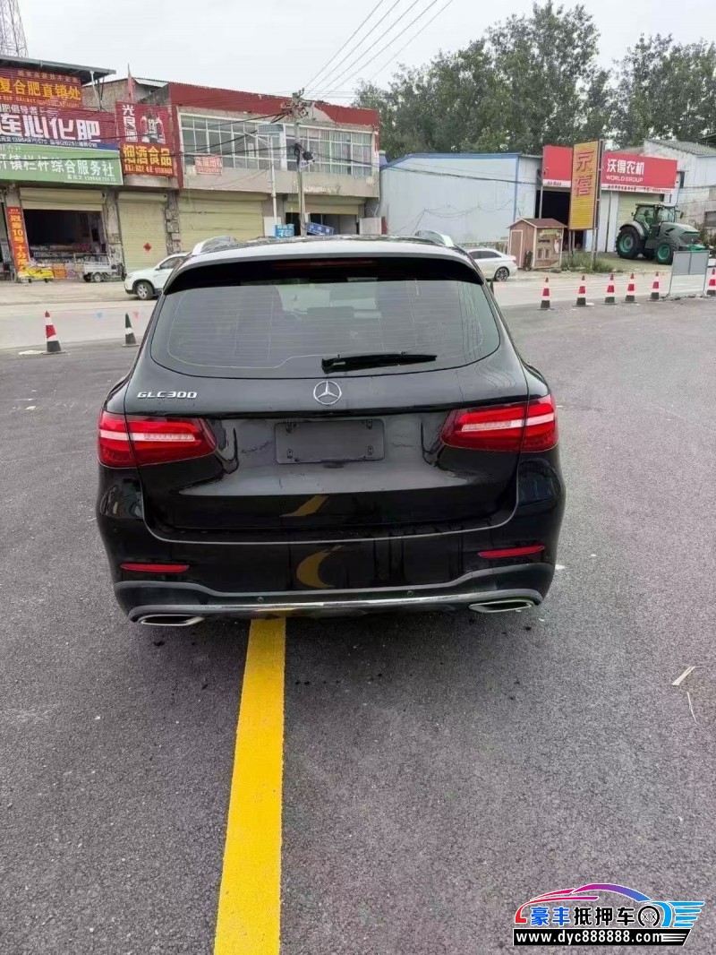 17年奔驰GLC轿车抵押车出售