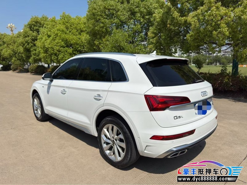 22年奥迪Q5轿车抵押车出售