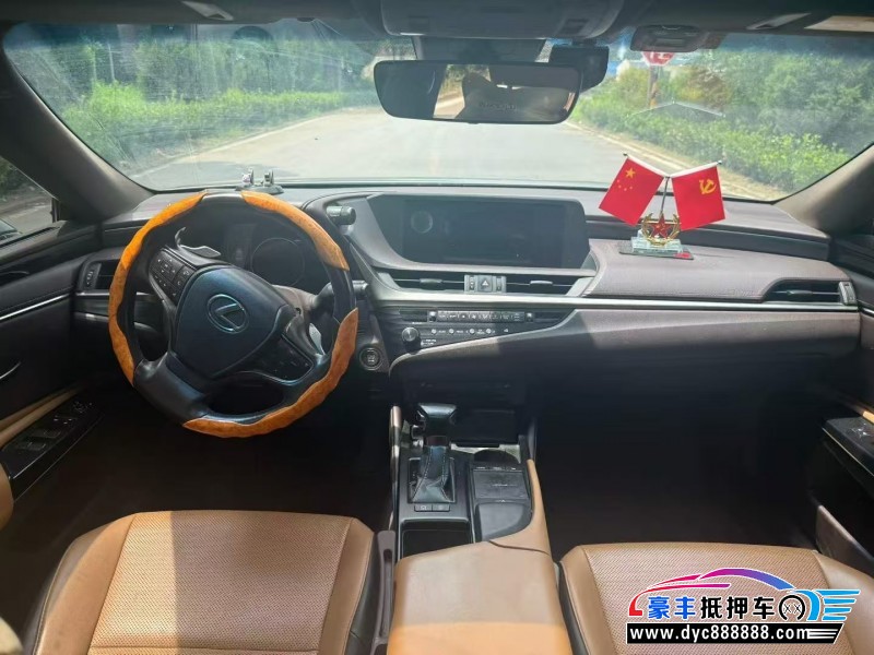 19年雷克萨斯ES轿车抵押车出售