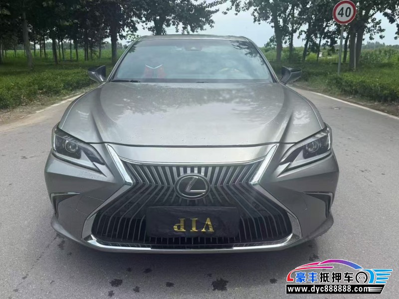 抵押车出售19年雷克萨斯ES轿车