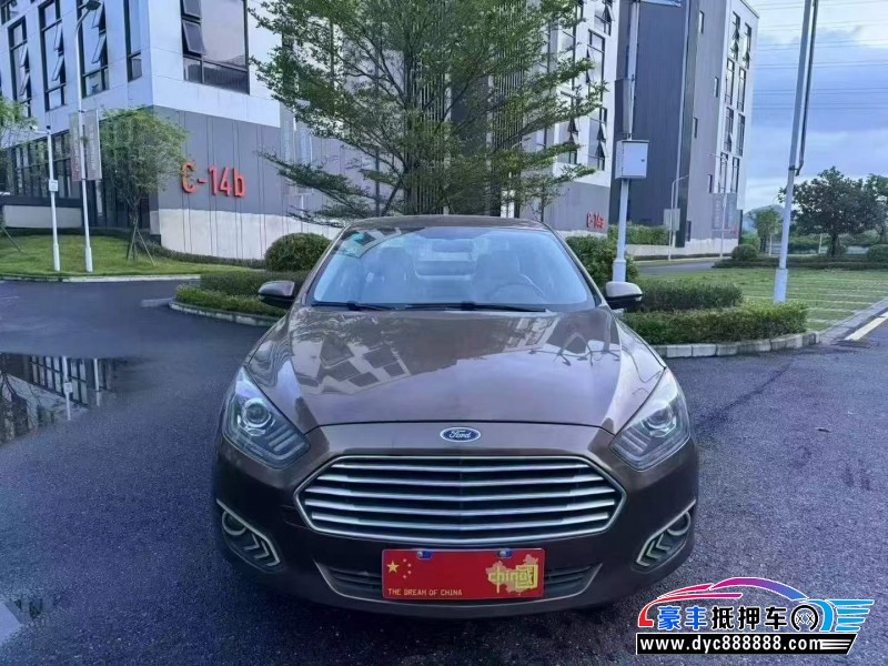 抵押车出售17年福特福睿斯轿车