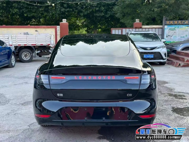 25年零跑c01轿车抵押车出售