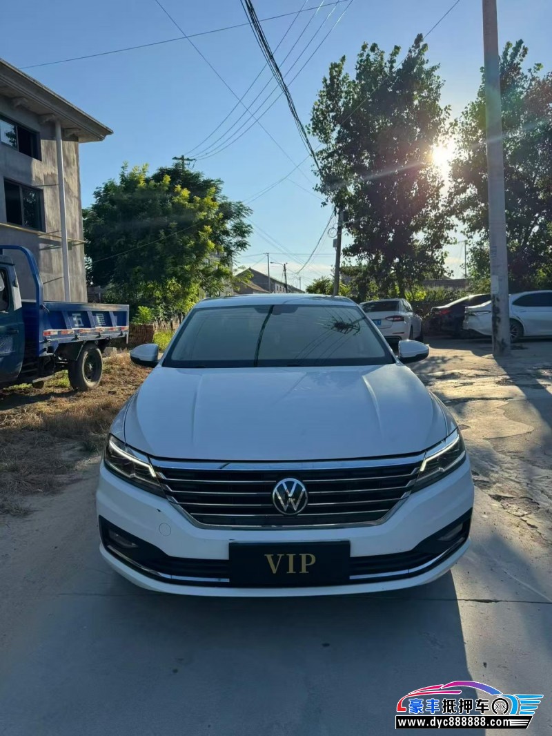 抵押车出售22年大众朗逸轿车