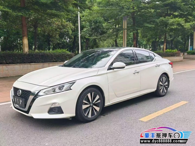 21年日产天籁轿车抵押车出售
