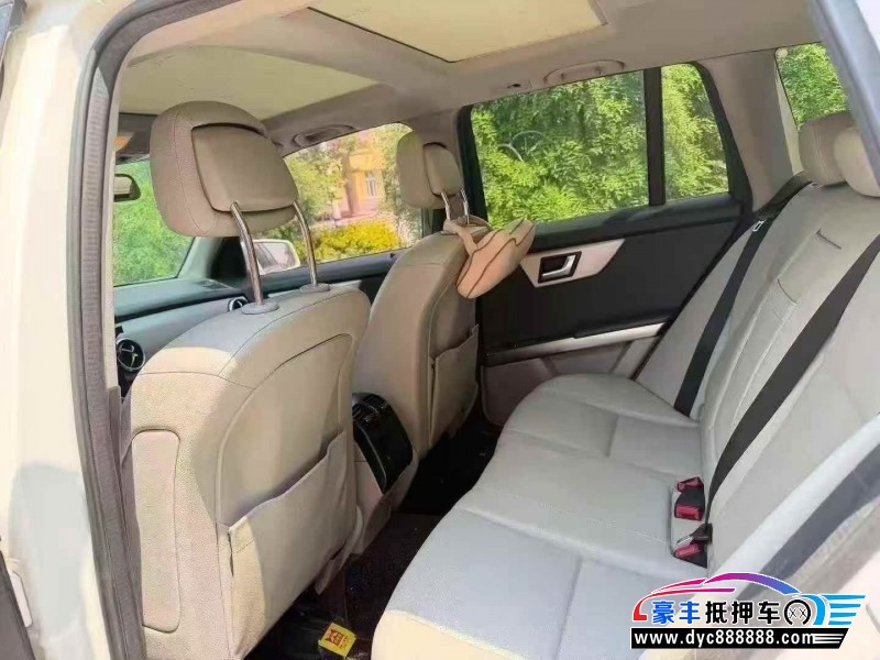 13年奔驰GLK轿车抵押车出售