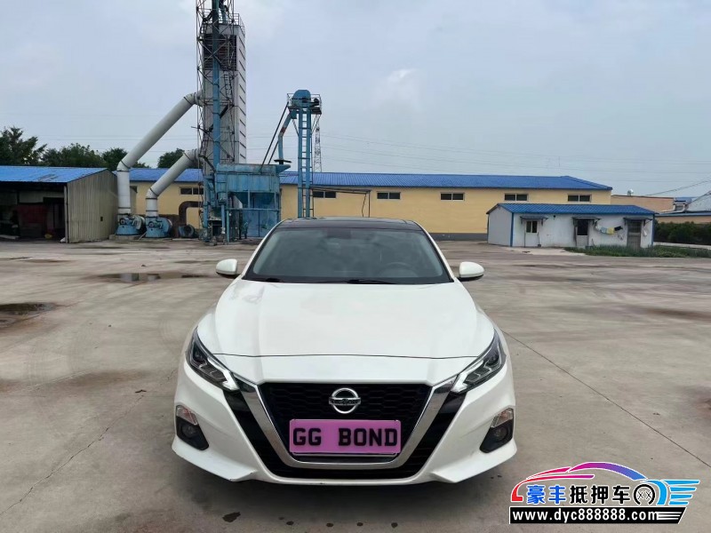 抵押车出售22年日产天籁轿车