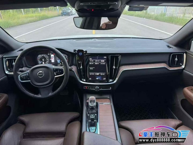 22年沃尔沃S60轿车抵押车出售