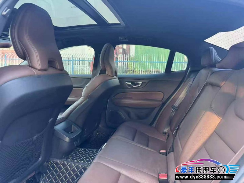 22年沃尔沃S60轿车抵押车出售