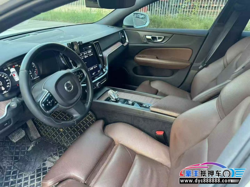 22年沃尔沃S60轿车抵押车出售