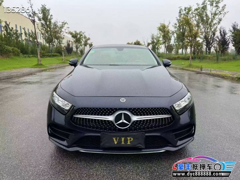 抵押车出售21年奔驰CLS轿车
