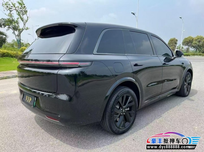 23年理想L8轿车抵押车出售