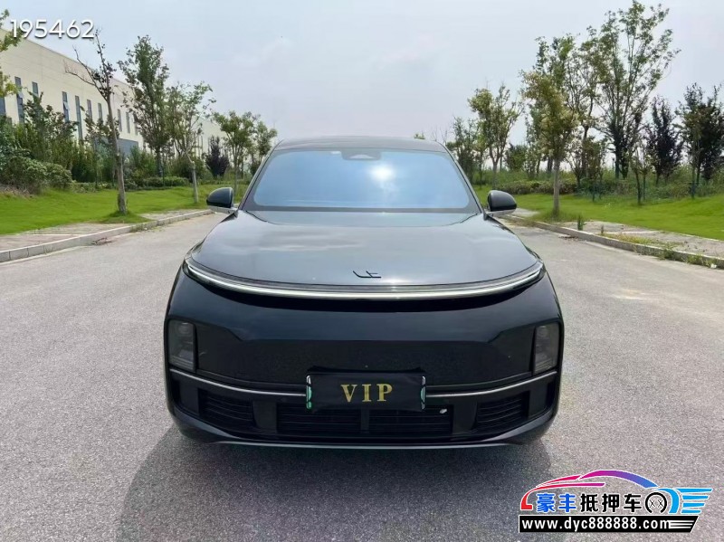 23年理想L8轿车抵押车出售