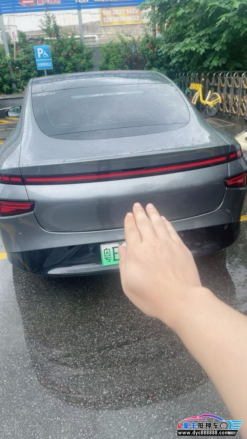 21年小鹏P7轿车抵押车出售