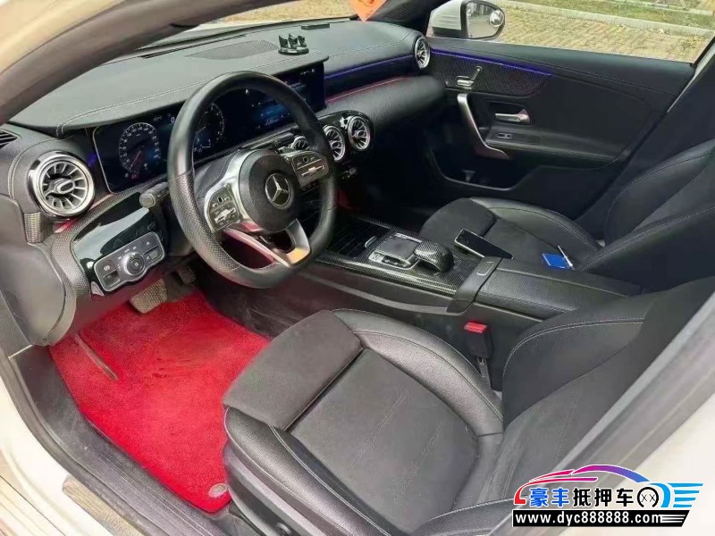 20年奔驰A轿车抵押车出售