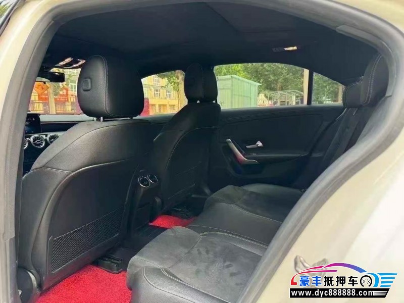 20年奔驰A轿车抵押车出售