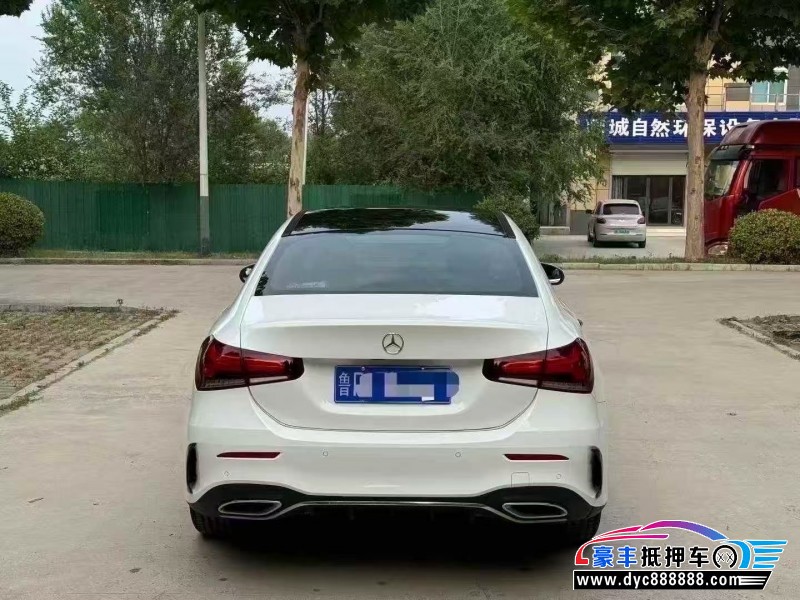 20年奔驰A轿车抵押车出售